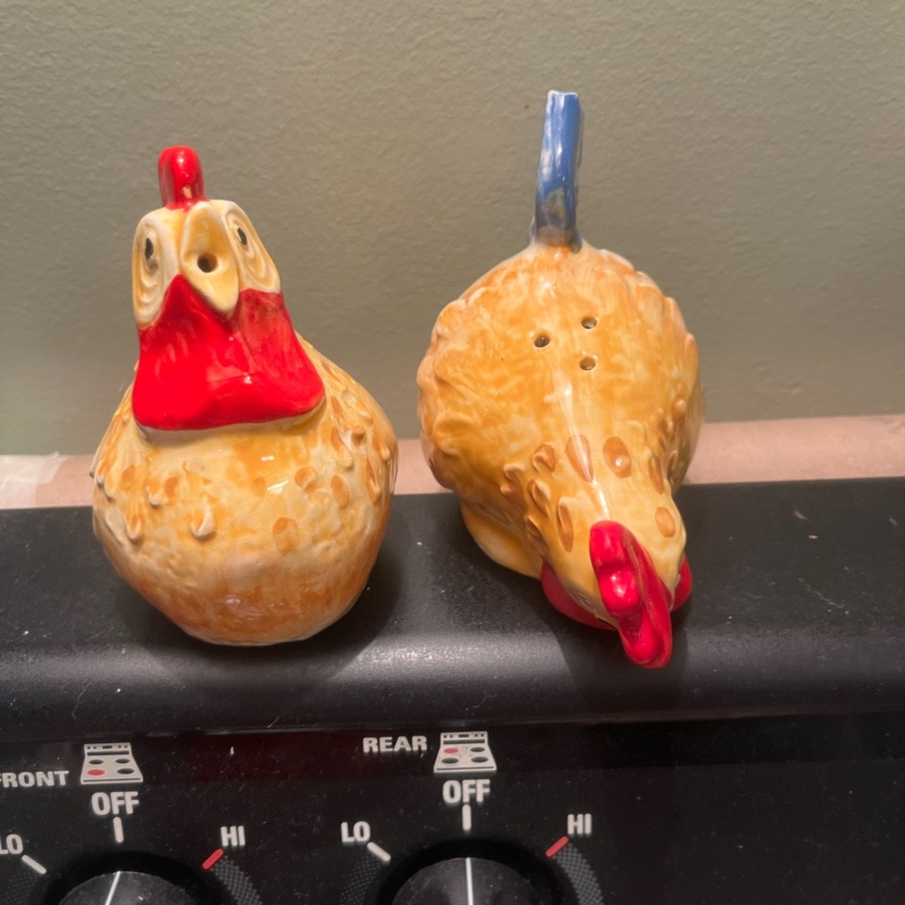 Chicken Shakers - Picture 2 of 6